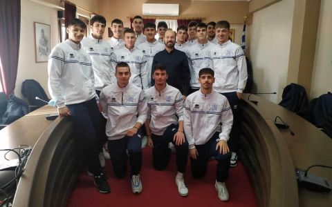 Επίσκεψη των αθλητών της Εθνικής παίδων στο Δημαρχείο Μουζακίου